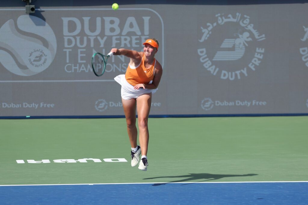 Clara Tauson playing against Sofia Kenin in the first round of the 2026 Dubai Duty Free Tennis Championships