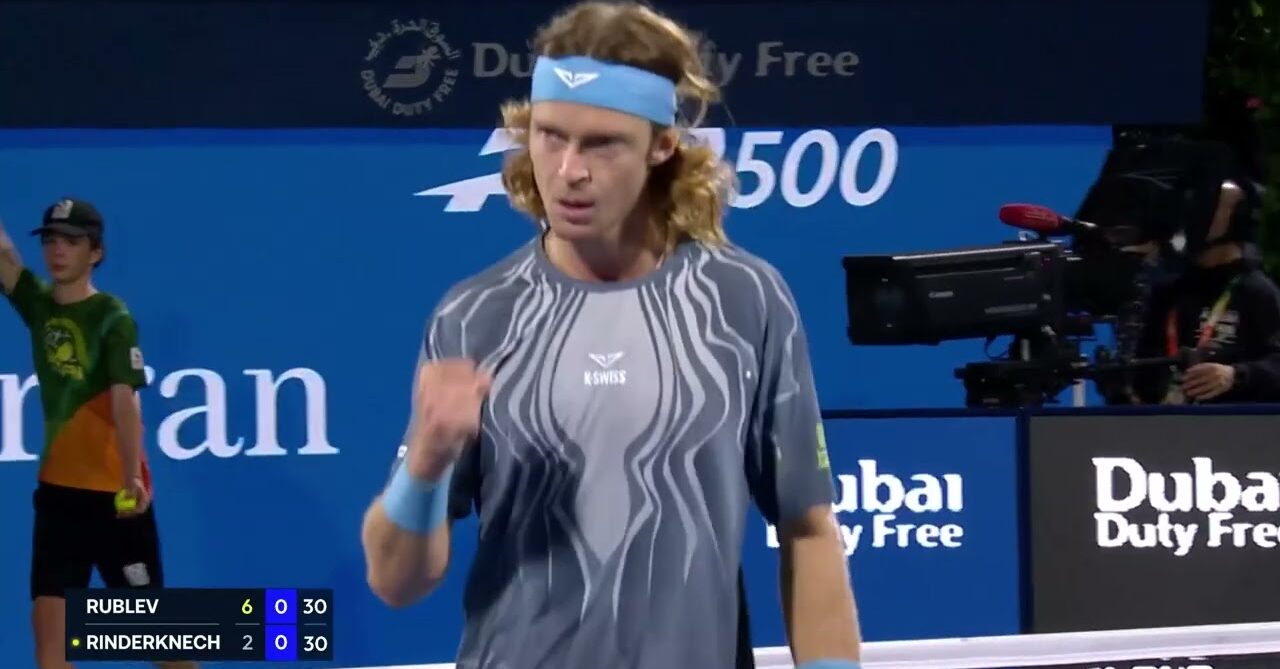 ATP player mid match