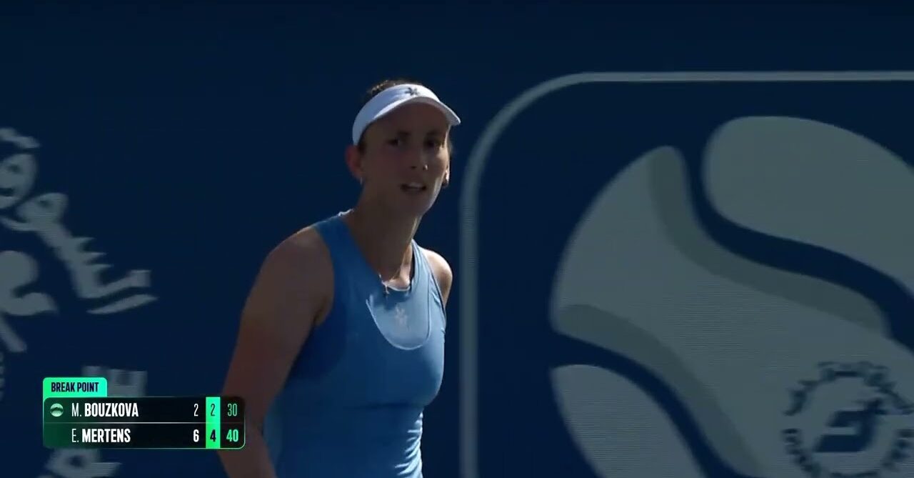 Elise Mertens vs. Marie Bouzkova